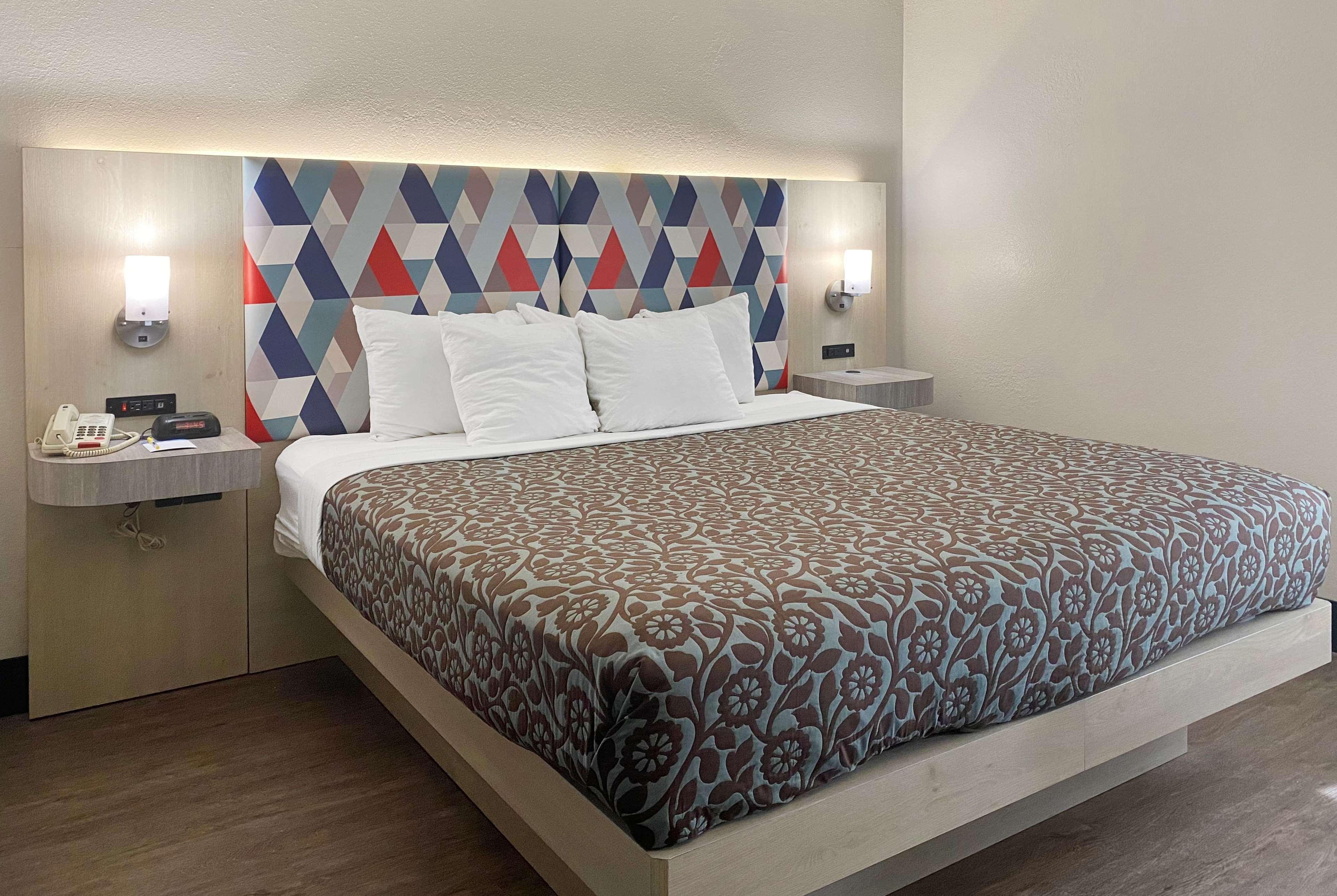 Days Inn & Suites By Wyndham Peachtree Corners Norcross Bagian luar foto