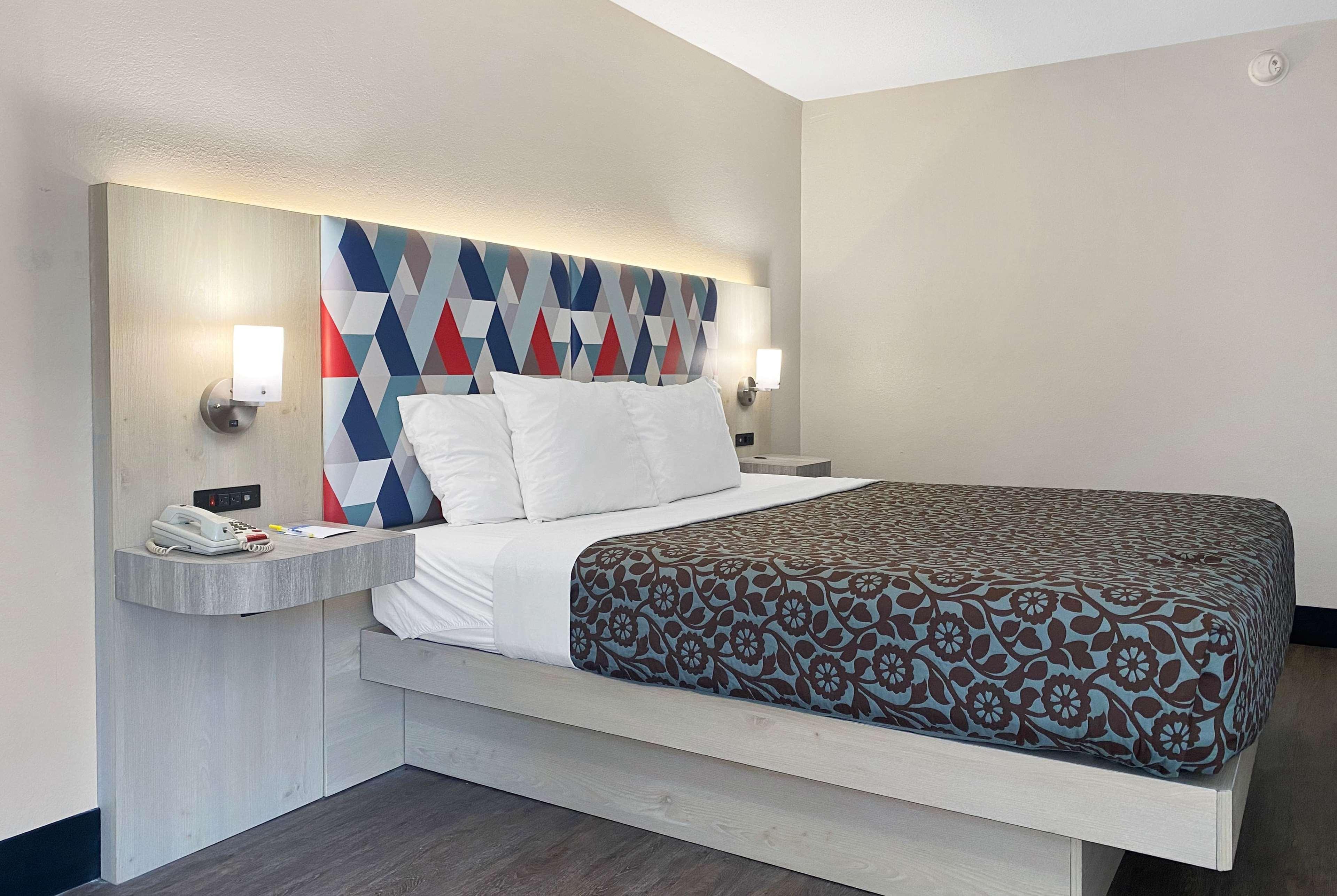 Days Inn & Suites By Wyndham Peachtree Corners Norcross Bagian luar foto