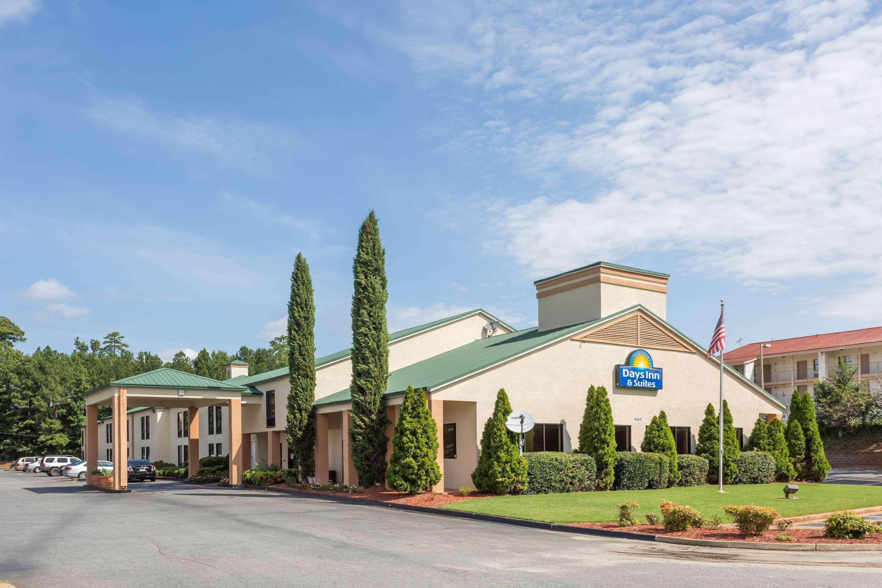 Days Inn & Suites By Wyndham Peachtree Corners Norcross Bagian luar foto