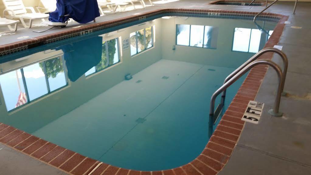 Days Inn & Suites By Wyndham Peachtree Corners Norcross Bagian luar foto