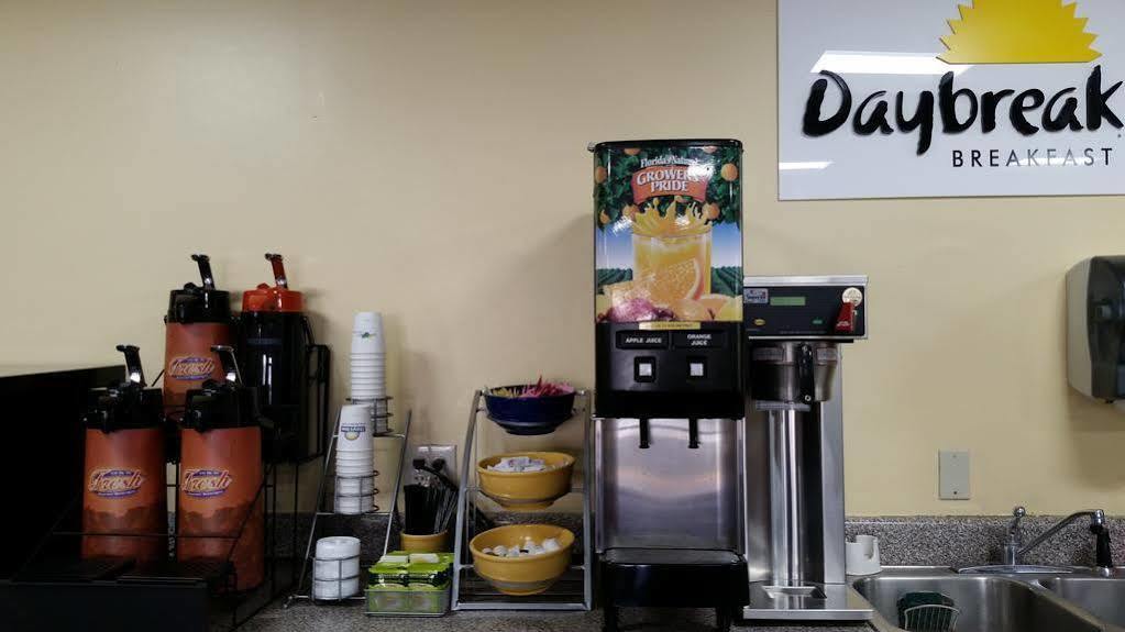Days Inn & Suites By Wyndham Peachtree Corners Norcross Bagian luar foto