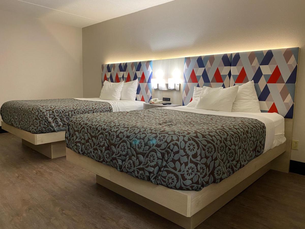 Days Inn & Suites By Wyndham Peachtree Corners Norcross Bagian luar foto